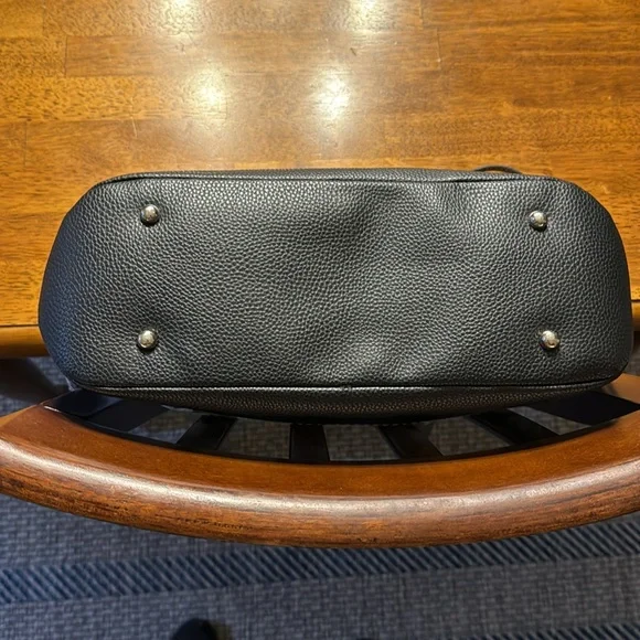 NWOT  leather tote/shoulder bag. - Picture 5 of 11